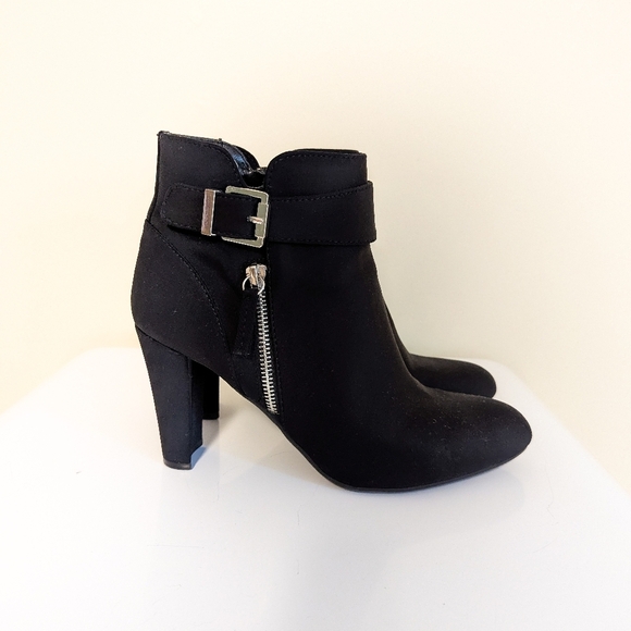 Unisa Black Heeled Booties with Silver Hardware - Picture 1 of 4